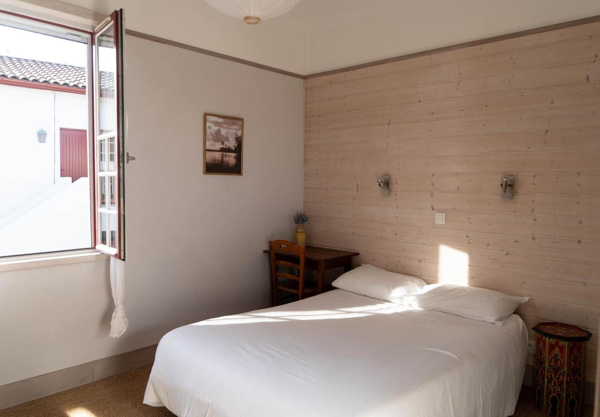 L'Escale Surf Hostel - Auberge De Jeunesse Guethary Bagian luar foto